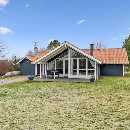 Casa vacanze Family-friendly And Well-maintained With Sauna And Ev Charger Near Gjerrild *