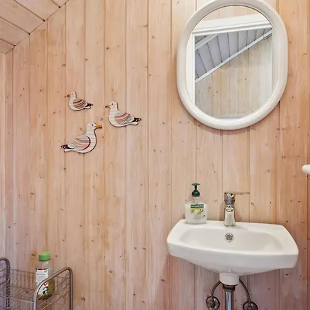 Family-friendly And Well-maintained With Sauna And Ev Charger Near Gjerrild بيت للعطل